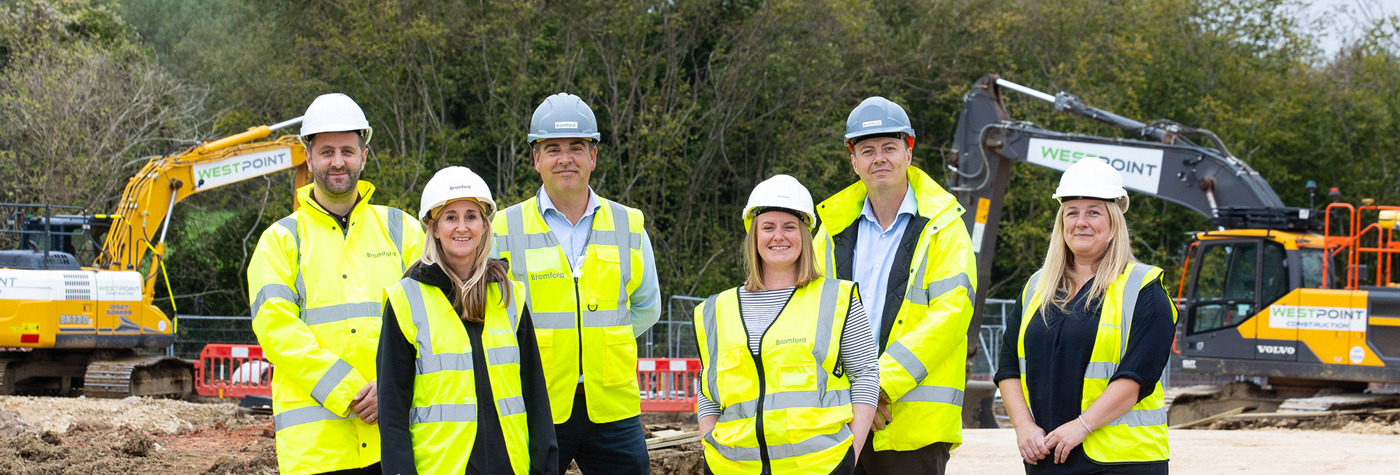 Bromford Colleagues On A Site